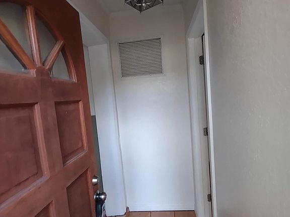 2nd image of 1200 NE 42nd St