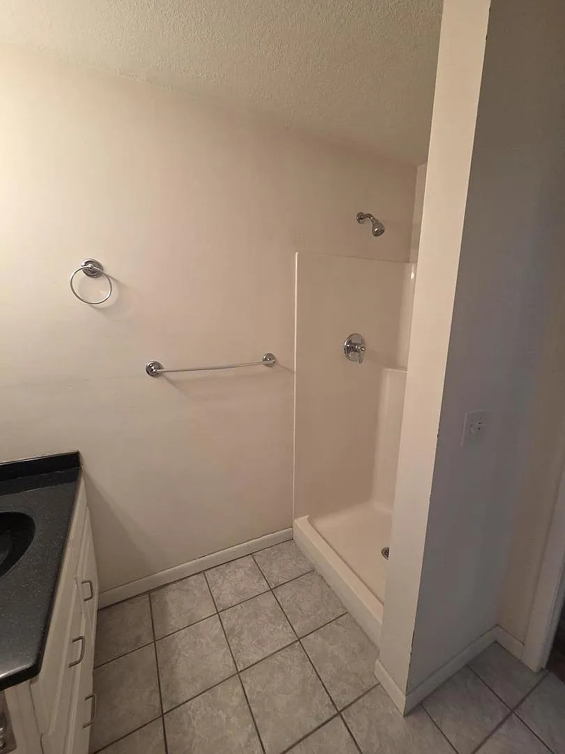 2 bed, 1200 sqft, $950 — Photo 4