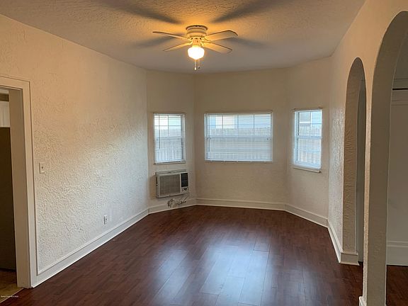 3rd image of 20 E Avenue B