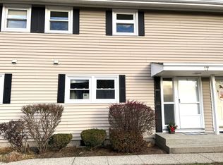 17 Woodbridge Rd, Chicopee, MA 01022