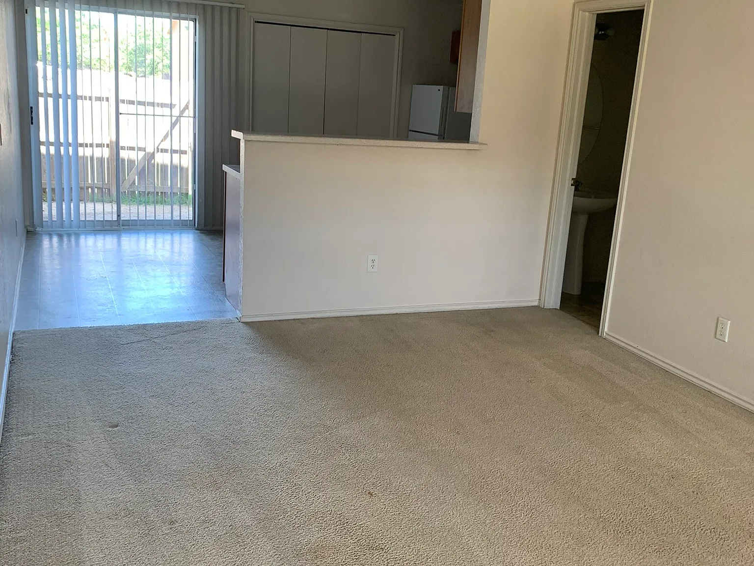 2 bed, 1.5 bath, 950 sqft, $850 — Photo 4