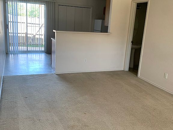 4th image of 416 Creek St APT B