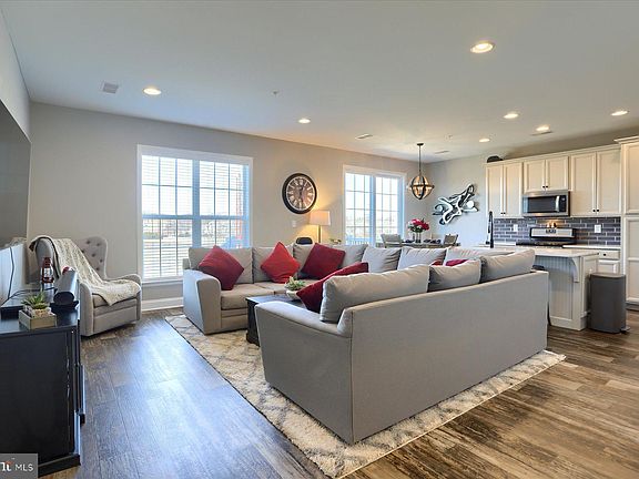 4th image of 3265 Katie Way