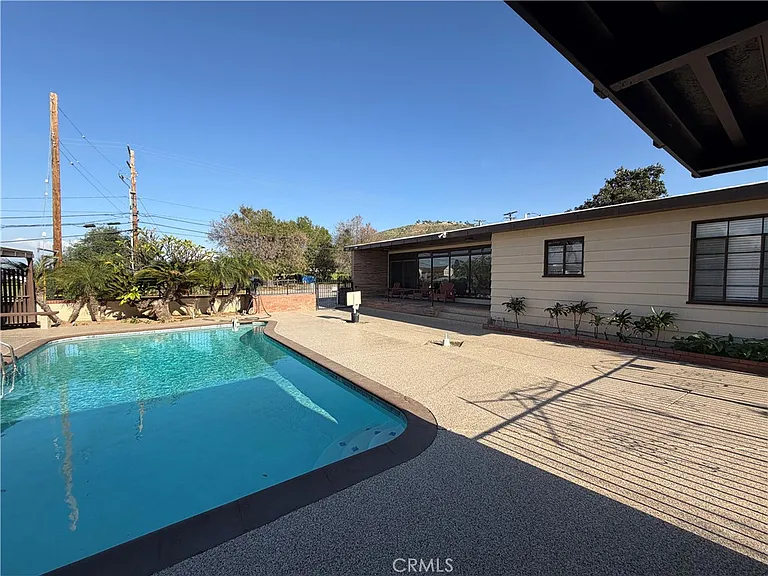 3590 Buchanan St — Photo 52