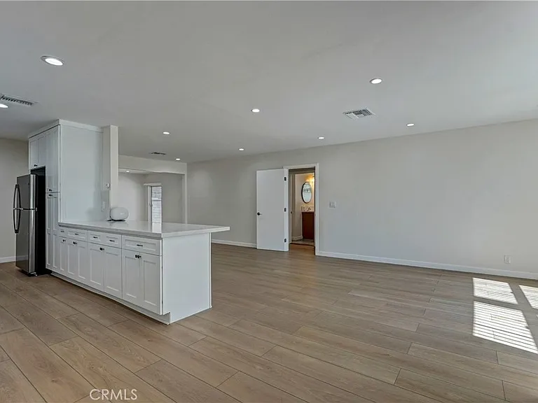 6851 Forbes Ave — Photo 5