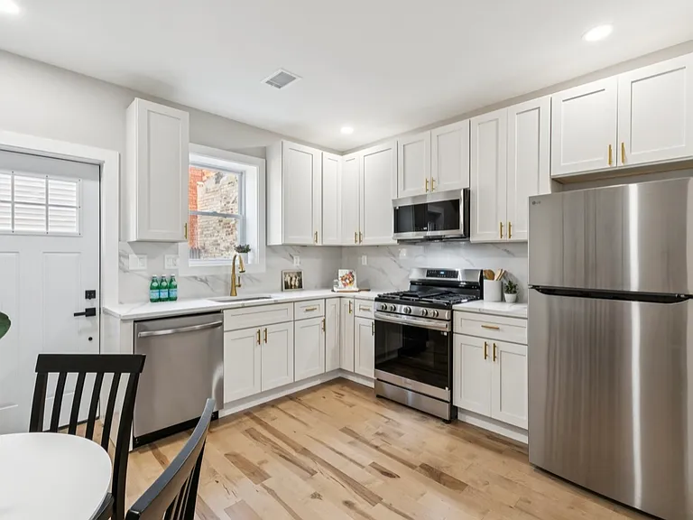 344 Elm St NW — Photo 3