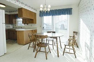 5th image of 112 Gabardine Ave