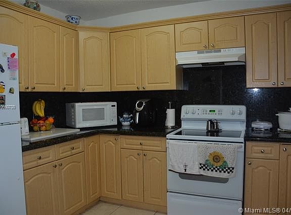5th image of 8851 NW 119th St Unit 3401-3
