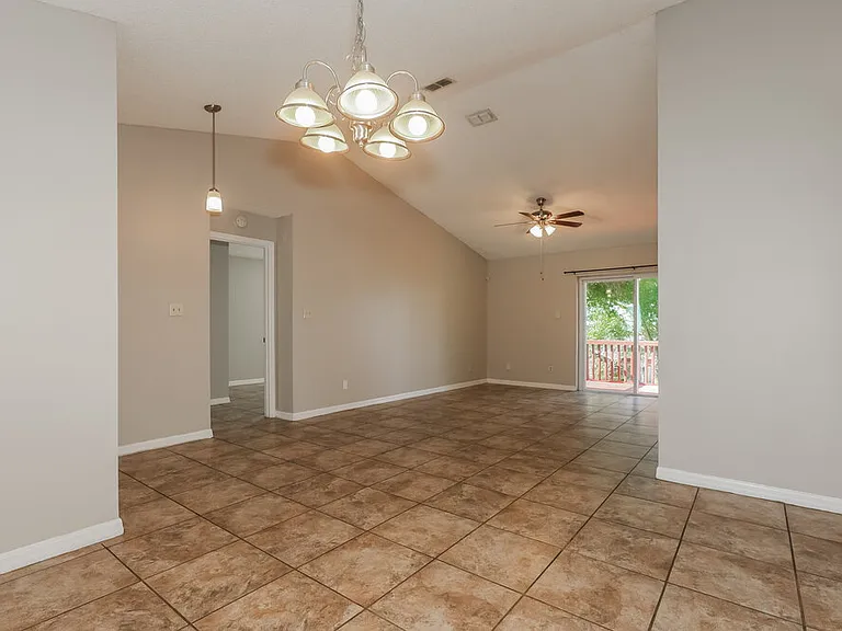 1424 Covington Ct — Photo 5