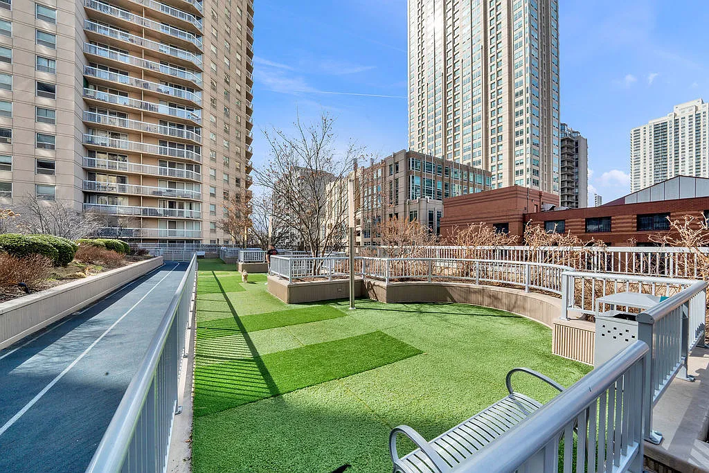 1 bed, 824 sqft, $3,000 — Photo 2