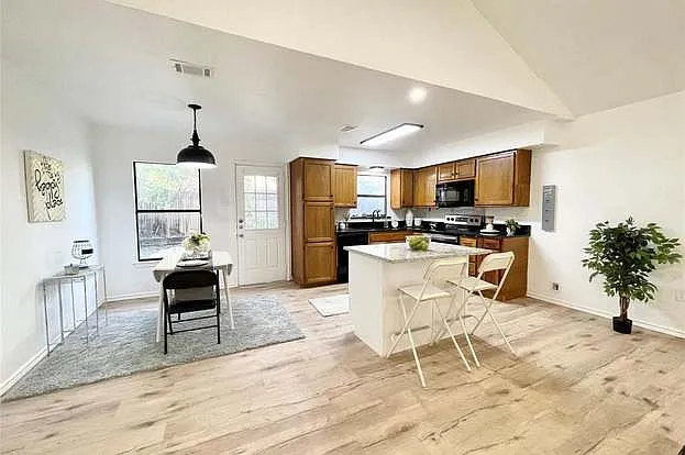 5704 Sterling Green Trl — Photo 57