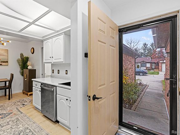 5th image of 25029 Joanne Smith Dr