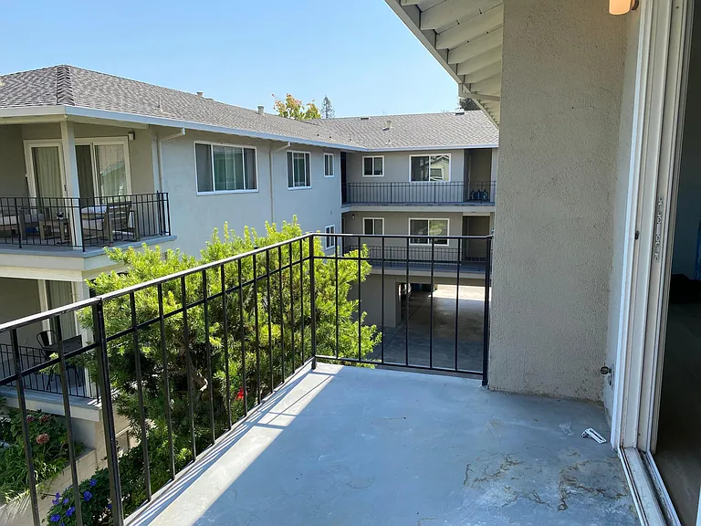 837 Cowper St #M — Photo 9