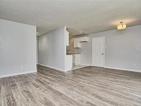 5th image of 3455 Pebbleshores Dr