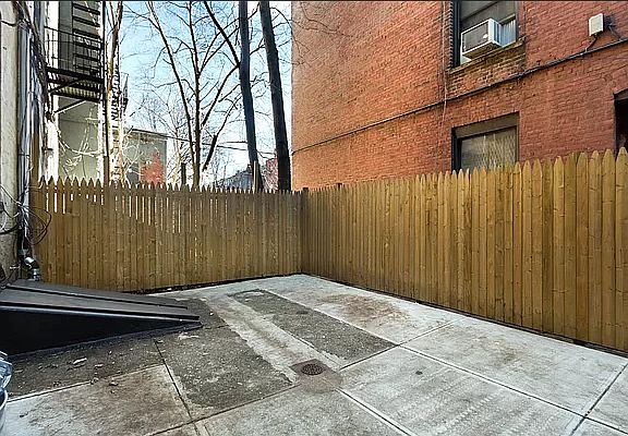3rd image of 814 Prospect Pl #1R
