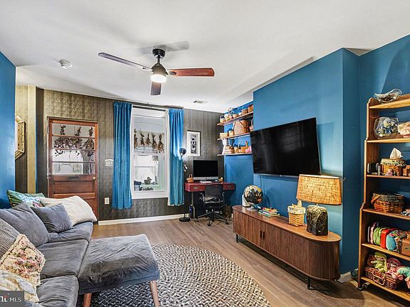 3rd image of 3712 Falls Rd