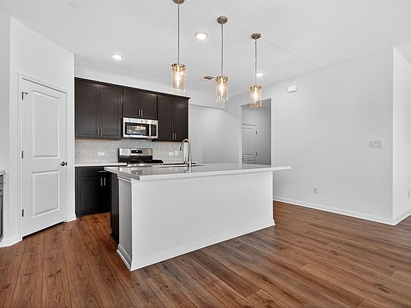 2nd image of 90 Flowers Ave