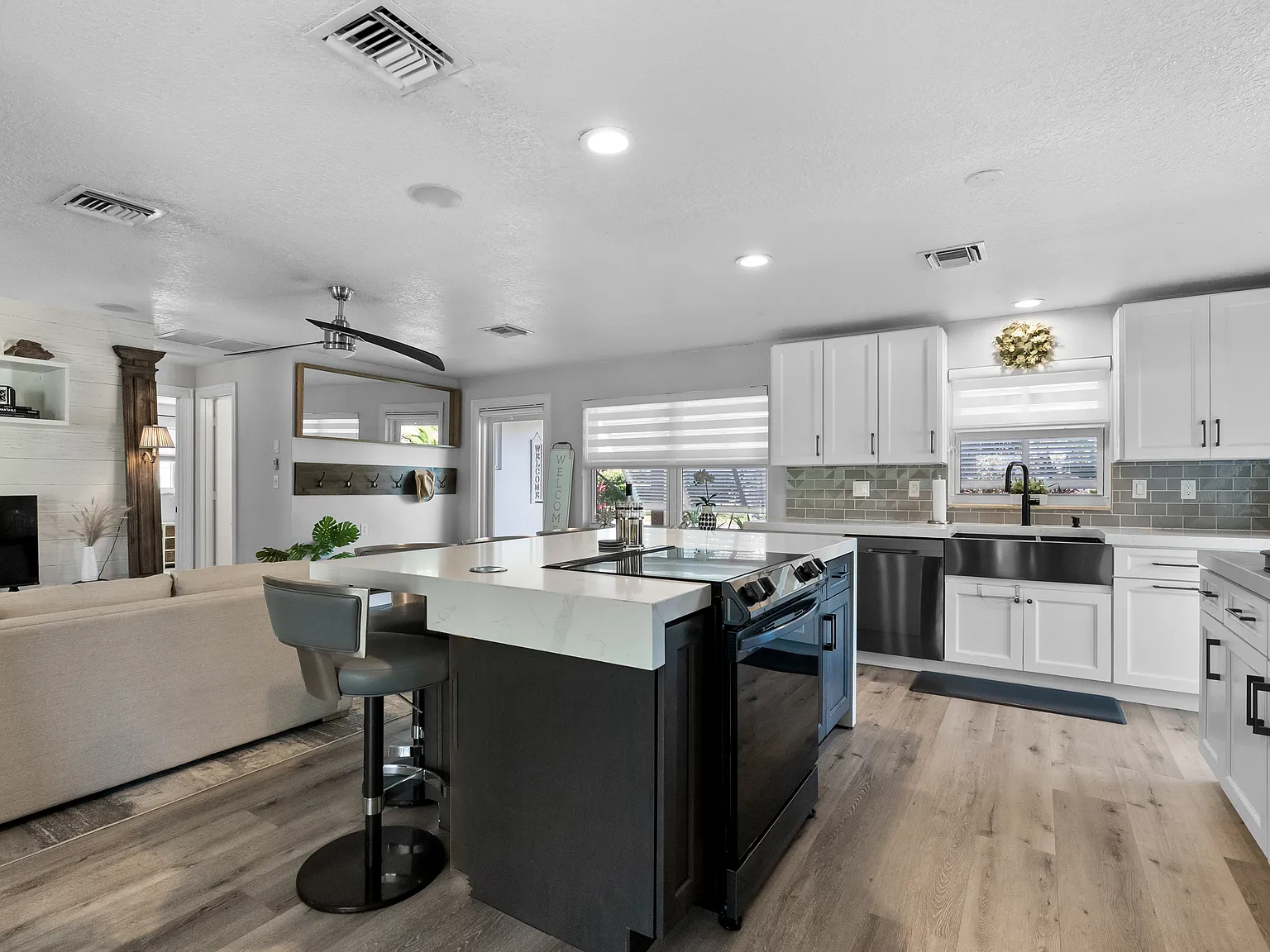 2 bed, 1357 sqft, $7,500 — Photo 3