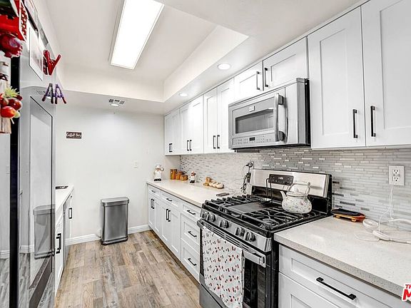 3rd image of 21333 Lassen St Unit 8B
