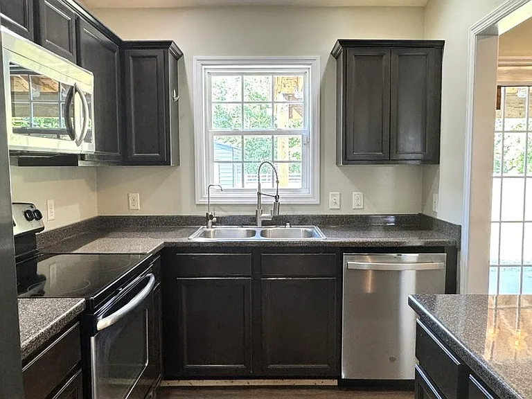 186 Christy Dr — Photo 6