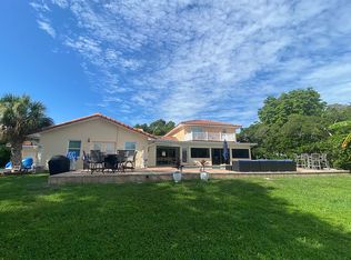9024 Baywood Park Dr, Seminole, FL 33777
