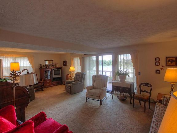3rd image of 1025 Chickasaw Dr