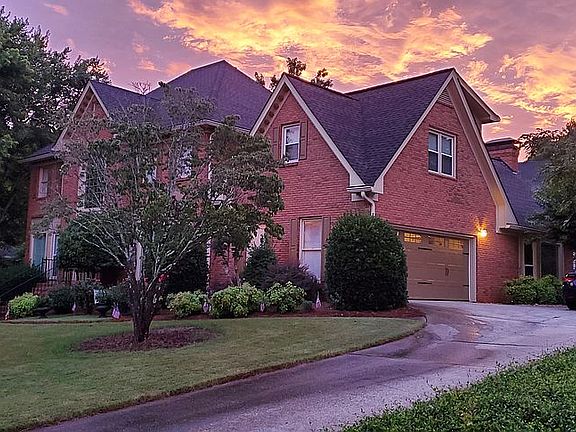 3rd image of 235 Woodbury Way