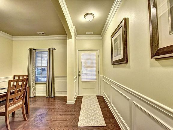 5th image of 668 Pine Ln