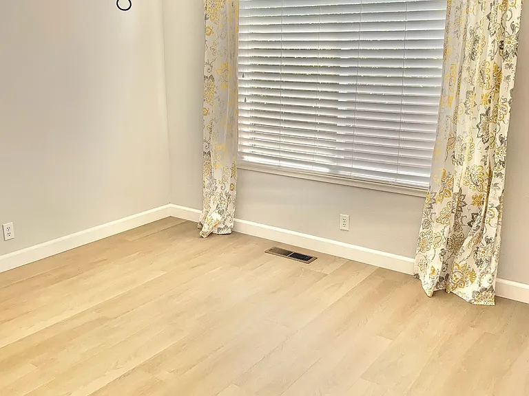 1167 Montmorency Dr — Photo 5