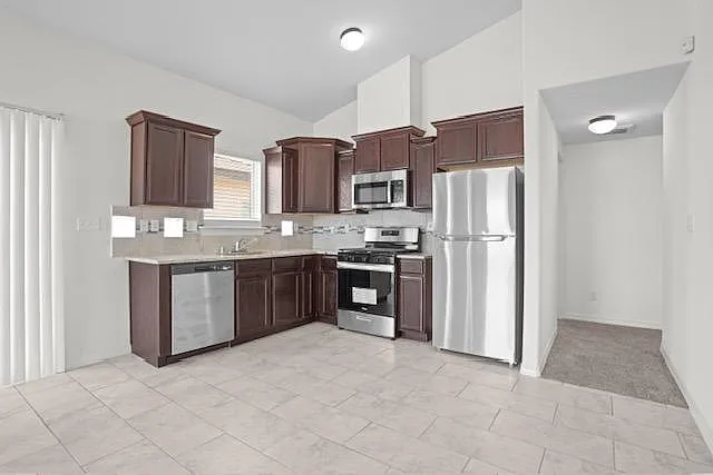 13645 Blackburn Ave — Photo 18