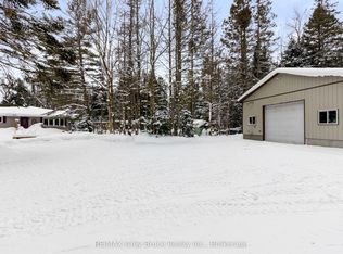 33 Woodstock Ave, Northern Bruce Peninsula, ON N0H2M0