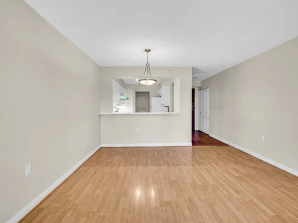 7380 Elmbridge Way #701, Richmond, BC V6X 4A1