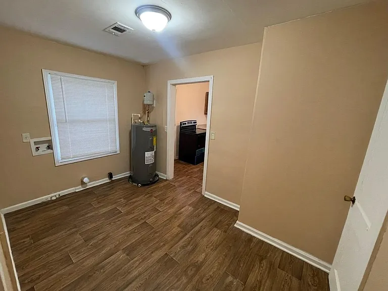 1169 Edgefield Dr SW — Photo 5