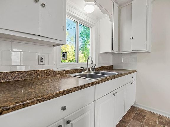 4th image of 3610 Kimball Ave