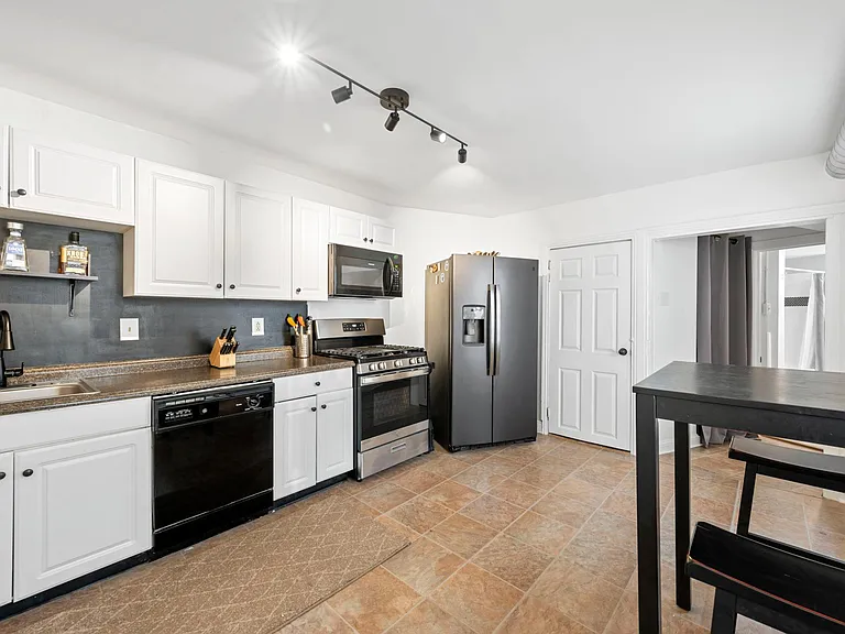 2415 Frankford Ave #2 — Photo 5