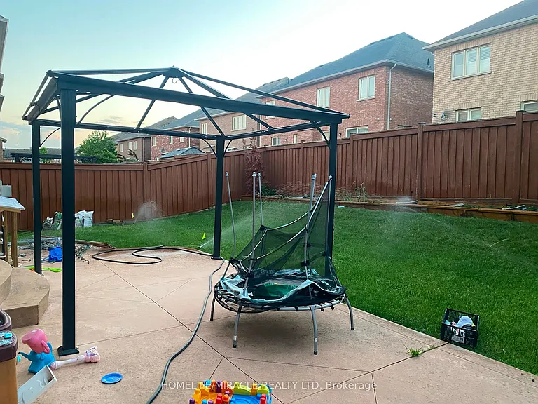 16 Twin Falls Rd — Photo 43