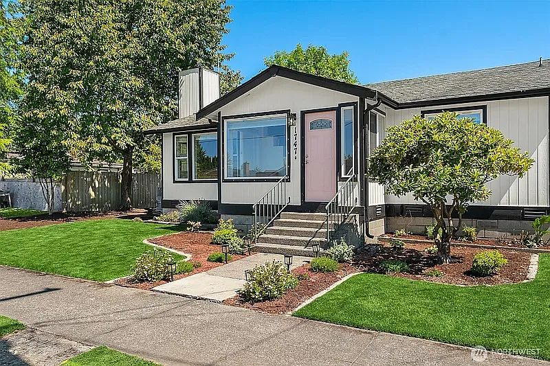 3 bed, 1456 sqft, $3,000 — Photo 3
