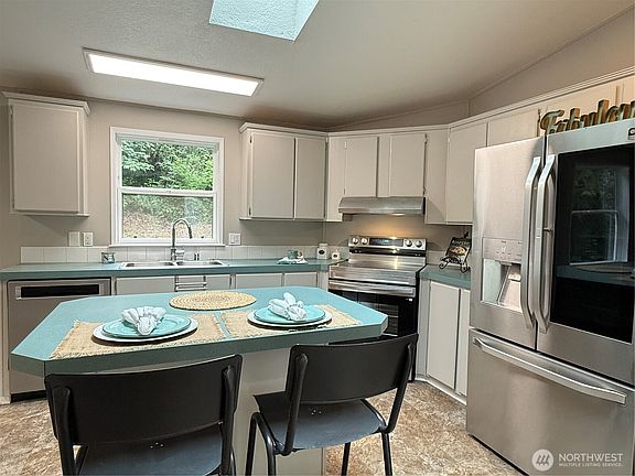 3rd image of 7616 Vernon Road SE
