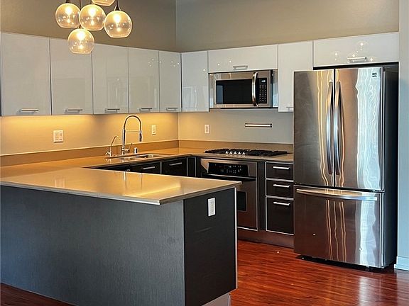 4th image of 645 W 9th St APT 632