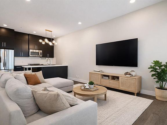 4th image of 1808 S 27th Ave SW #102