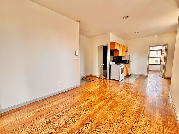 4th image of 120 E 1st St APT 9