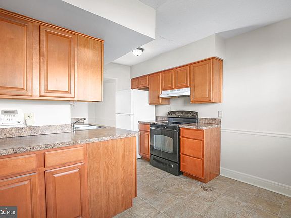 5th image of 57 Bristol Ct