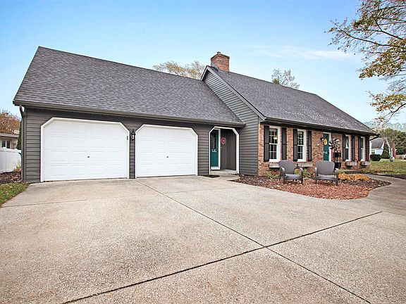 3rd image of 43 Winterhalder Dr