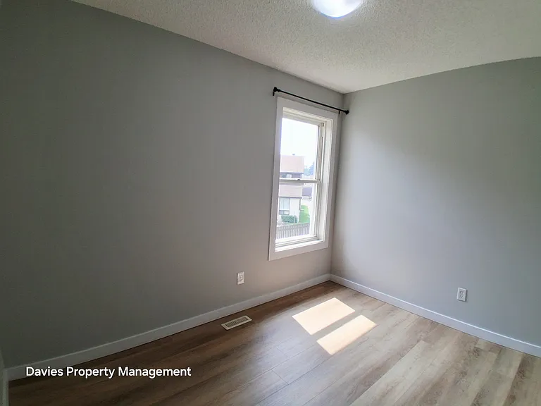 636 Saddleback Rd NW — Photo 13