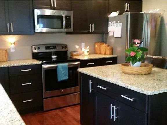 3rd image of 802 S Fork Dr