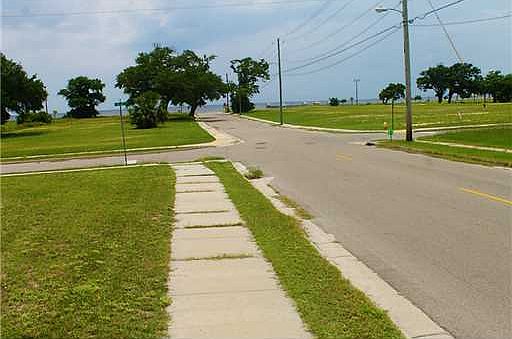 2nd image of 806 38th Ave