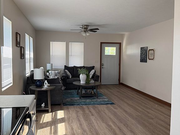 4th image of 1001 Logan St