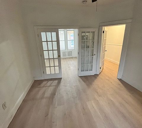 3rd image of 735 Vermont St #1