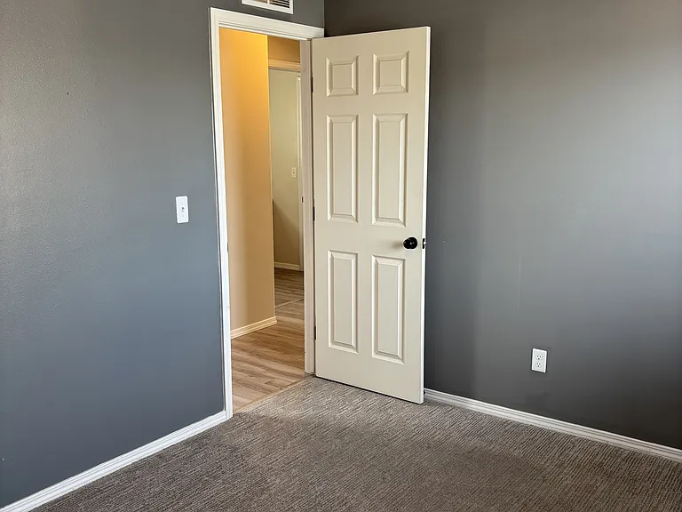 2075 Mary Dr — Photo 28