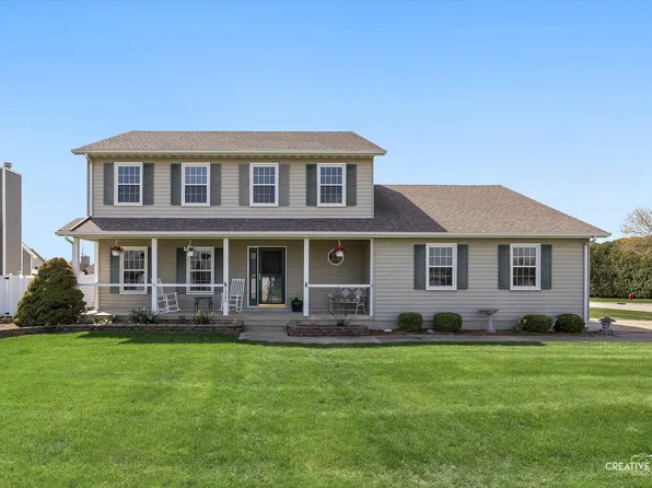 1345 William St, Sycamore, IL 60178
